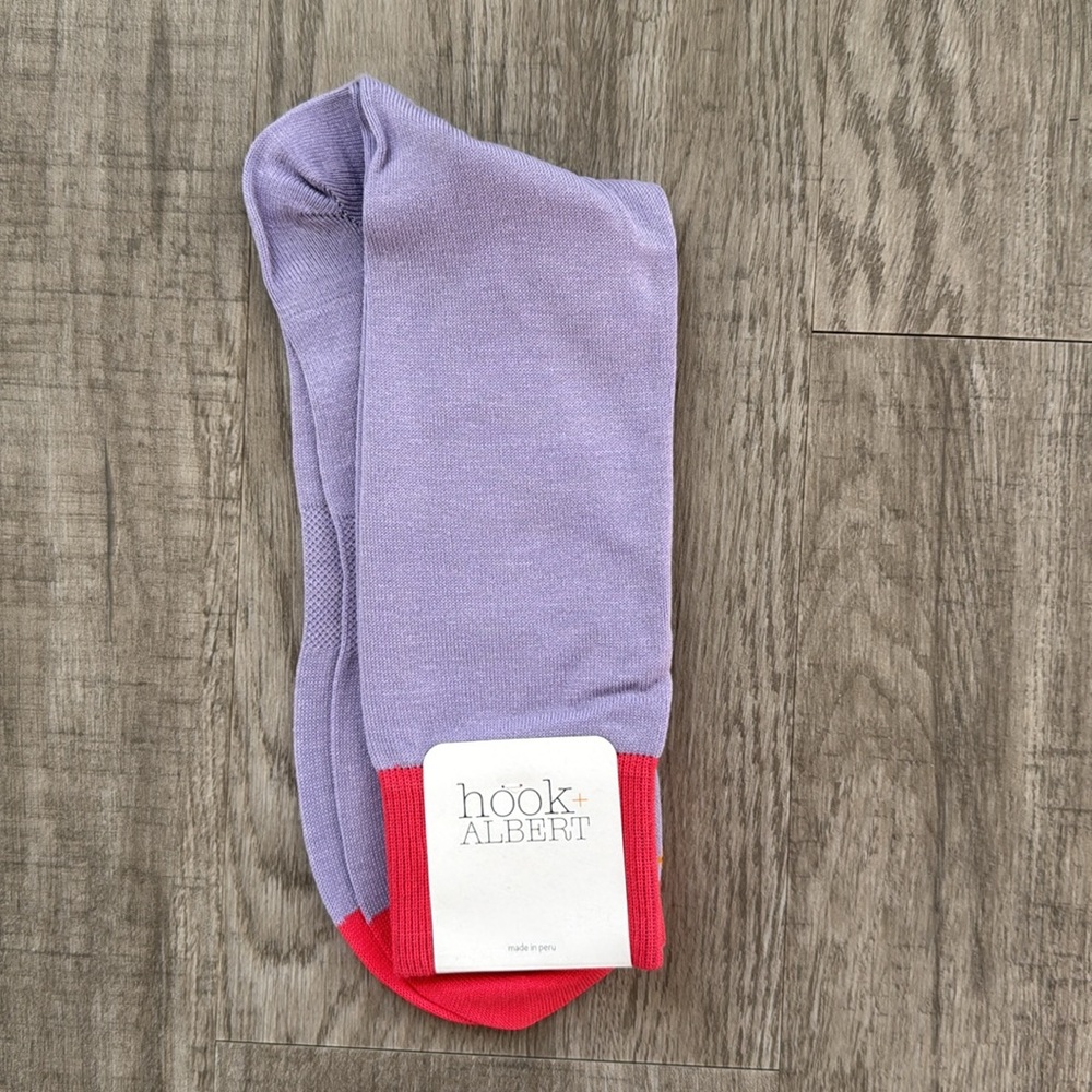 hook + Albert Lavender dress socks- NWT!